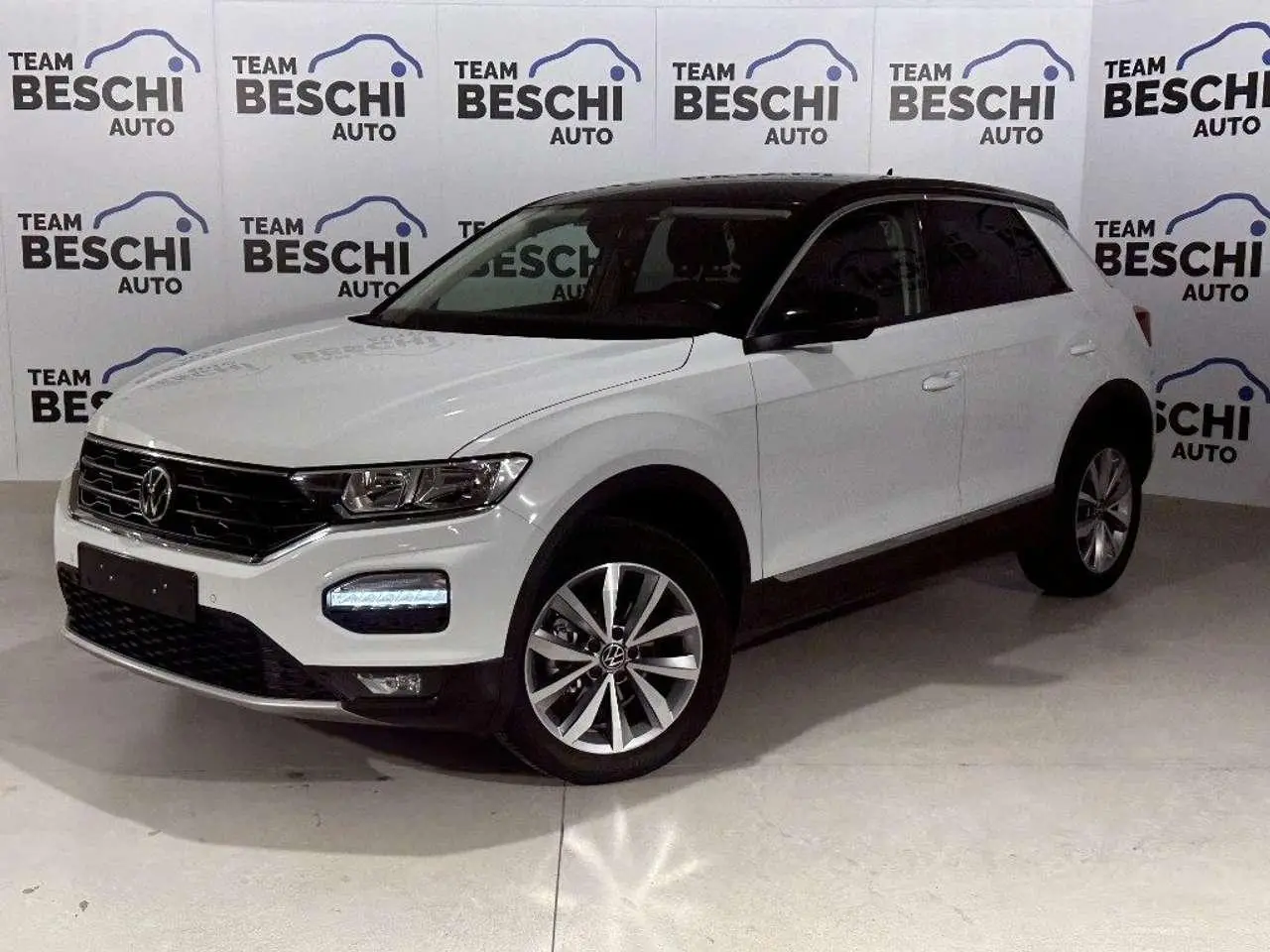 Photo 1 : Volkswagen T-roc 2021 Essence