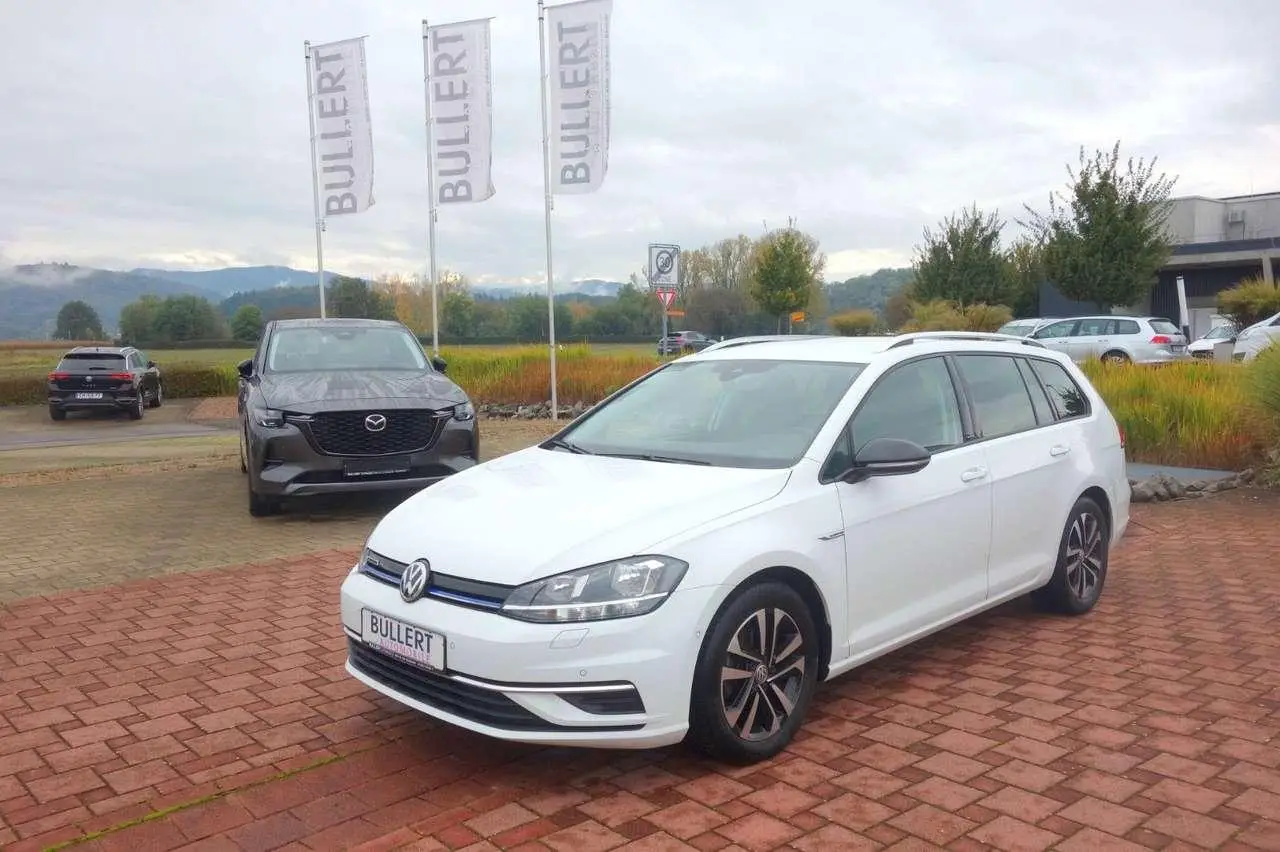 Photo 1 : Volkswagen Golf 2019 Petrol