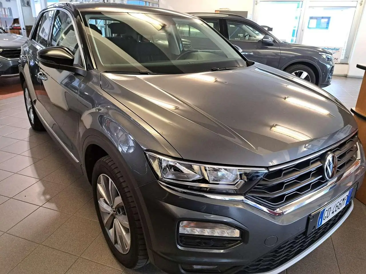 Photo 1 : Volkswagen T-roc 2020 Petrol