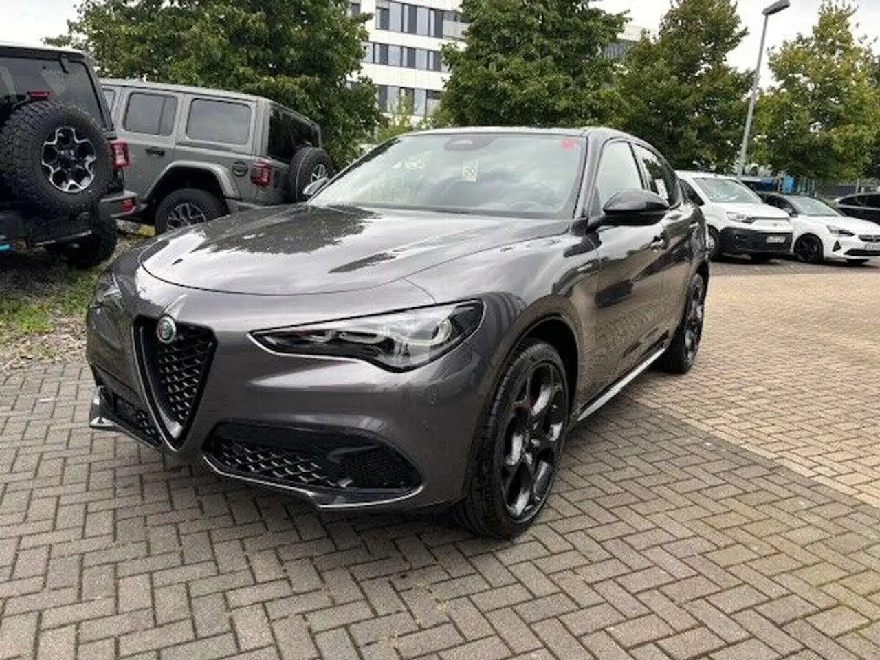 Photo 1 : Alfa Romeo Stelvio 2024 Essence