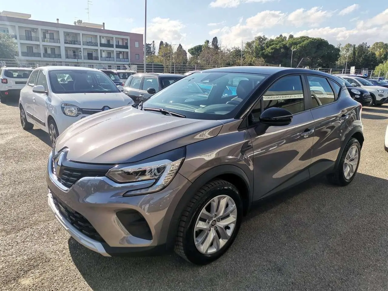 Photo 1 : Renault Captur 2023 Essence