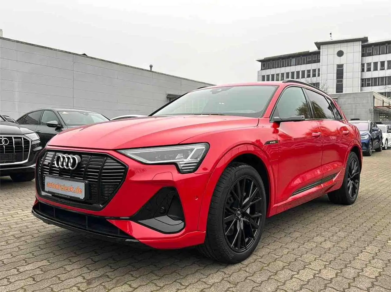 Photo 1 : Audi E-tron 2022 Electric