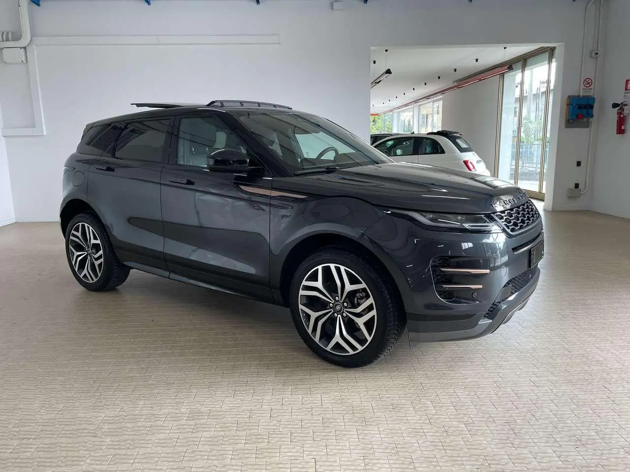 Photo 1 : Land Rover Range Rover Evoque 2022 Hybride