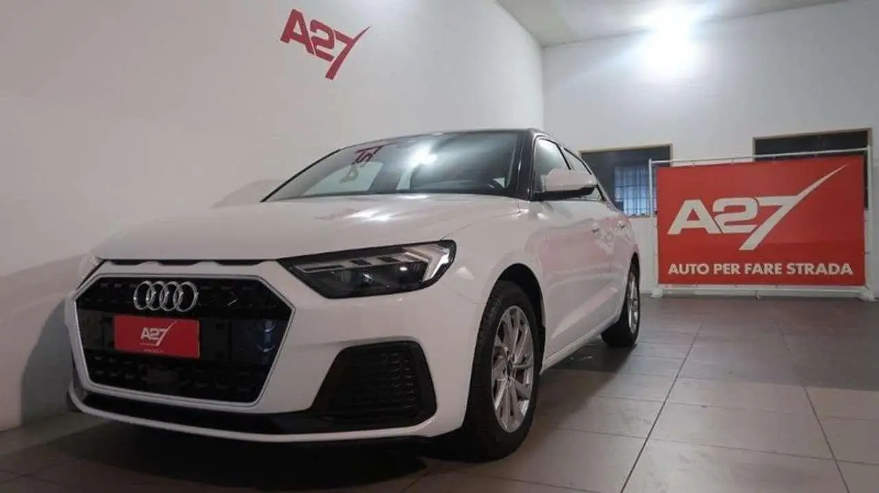 Photo 1 : Audi A1 2022 Essence