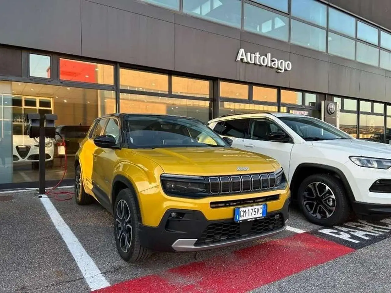 Photo 1 : Jeep Avenger 2023 Électrique