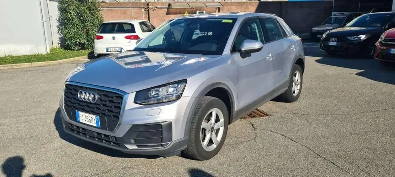 Photo 1 : Audi Q2 2017 Petrol