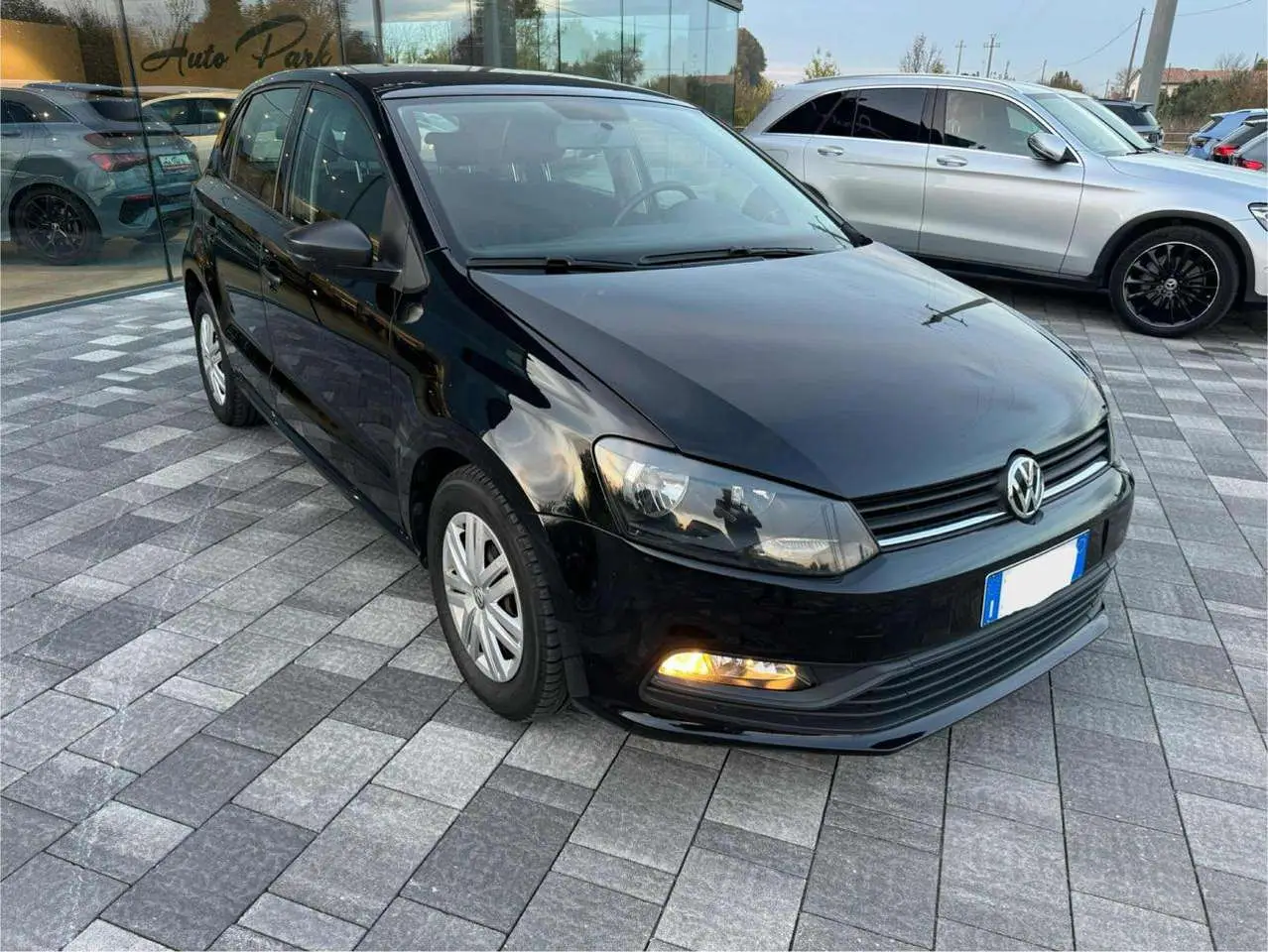 Photo 1 : Volkswagen Polo 2016 Petrol