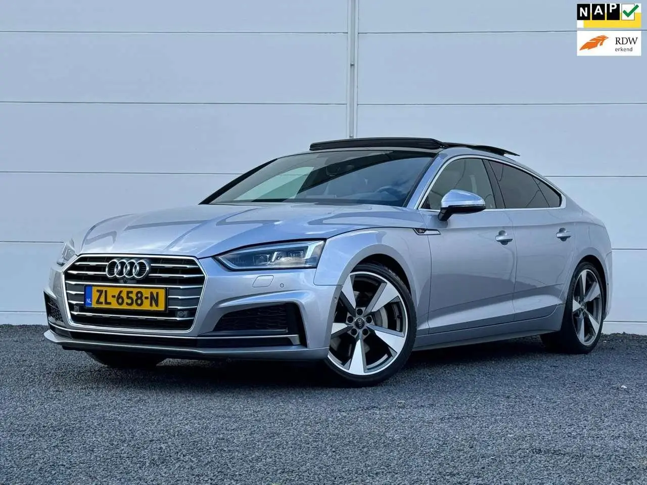 Photo 1 : Audi A5 2019 Essence