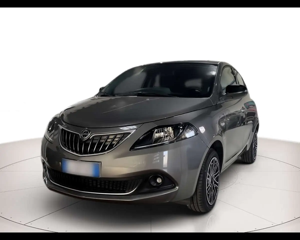 Photo 1 : Lancia Ypsilon 2022 Petrol