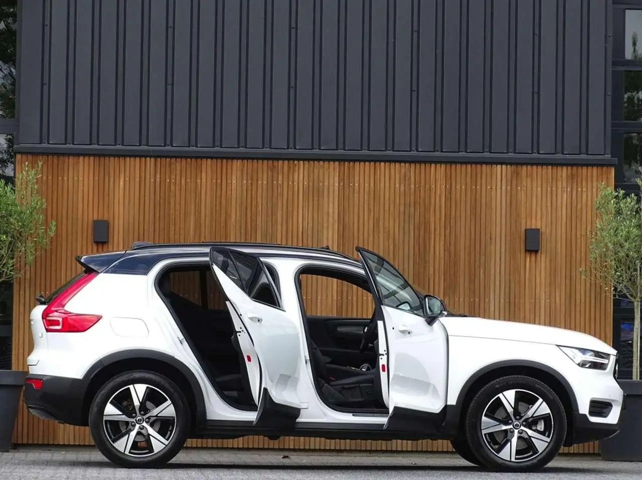 Photo 1 : Volvo Xc40 2021 Hybrid