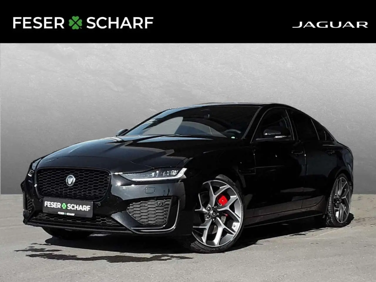 Photo 1 : Jaguar Xe 2024 Petrol