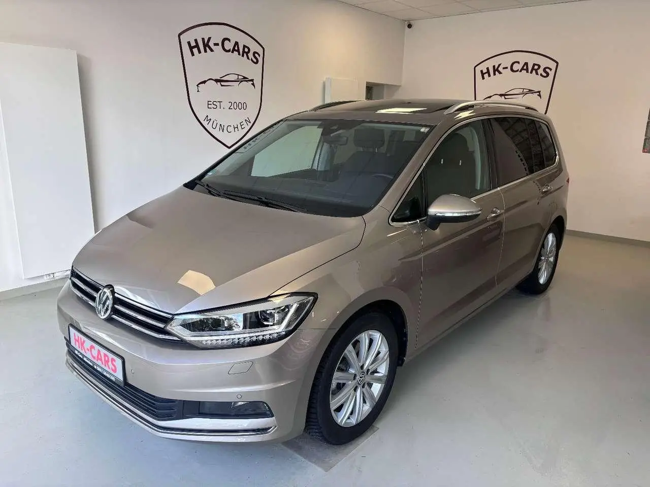 Photo 1 : Volkswagen Touran 2018 Petrol