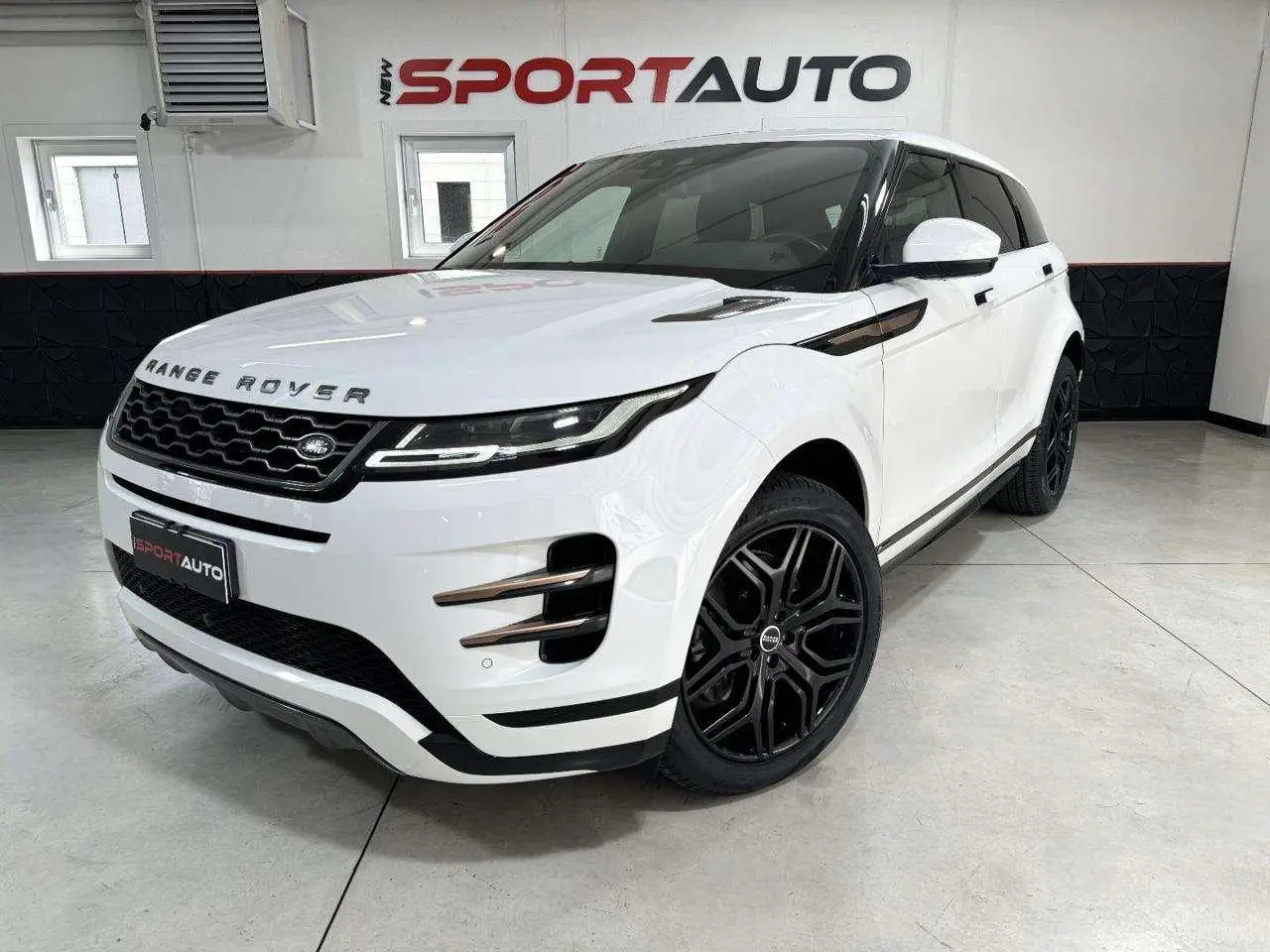 Photo 1 : Land Rover Range Rover Evoque 2019 Hybrid