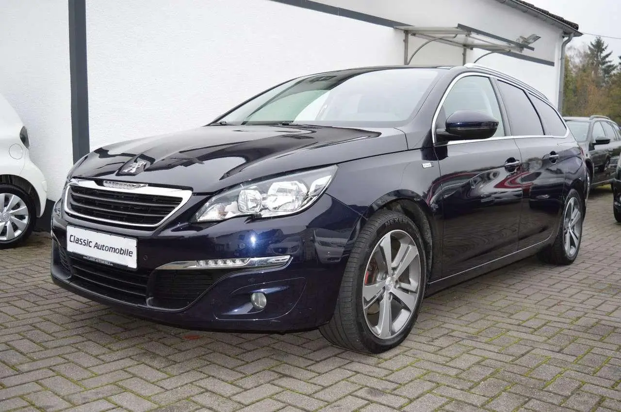 Photo 1 : Peugeot 308 2015 Petrol