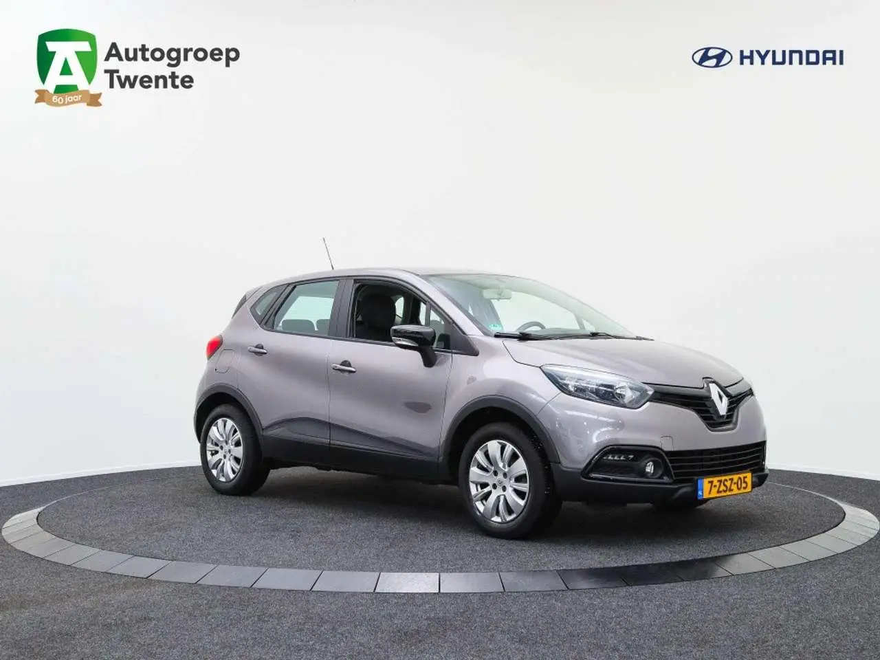 Photo 1 : Renault Captur 2015 Essence