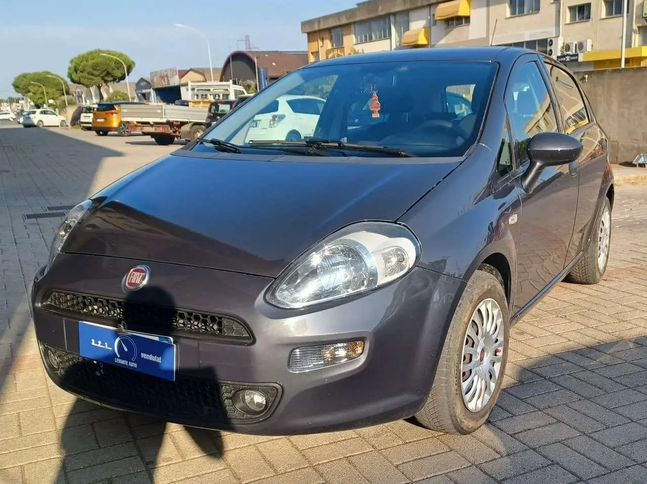 Photo 1 : Fiat Punto 2016 Petrol