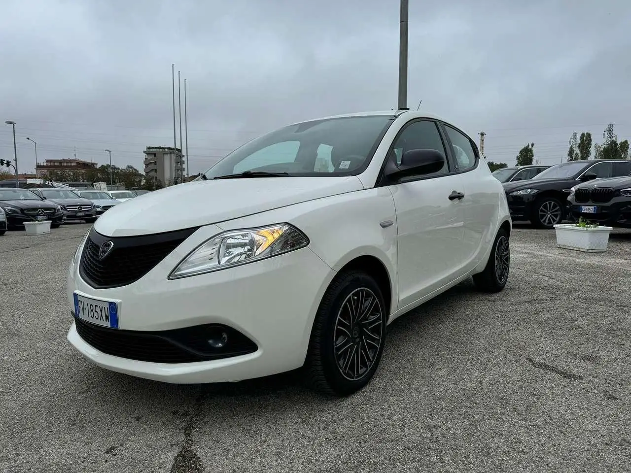 Photo 1 : Lancia Ypsilon 2019 Essence