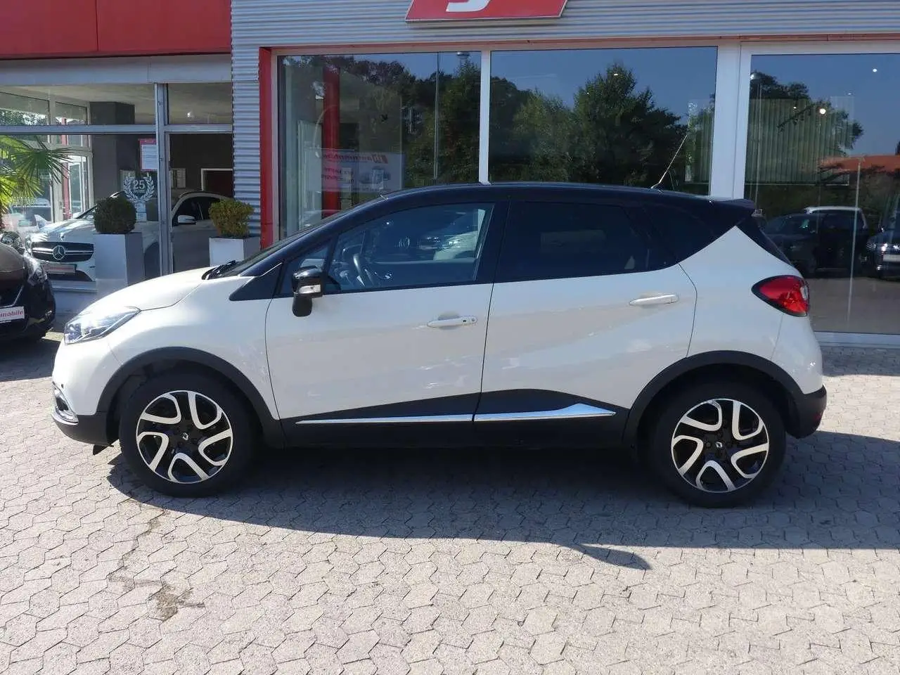 Photo 1 : Renault Captur 2016 Petrol