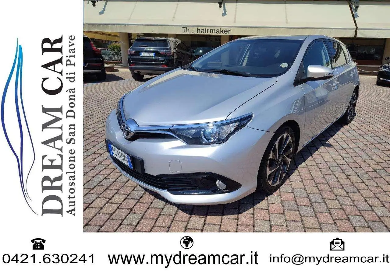 Photo 1 : Toyota Auris 2016 Diesel