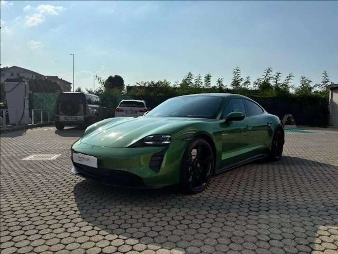 Photo 1 : Porsche Taycan 2021 Electric