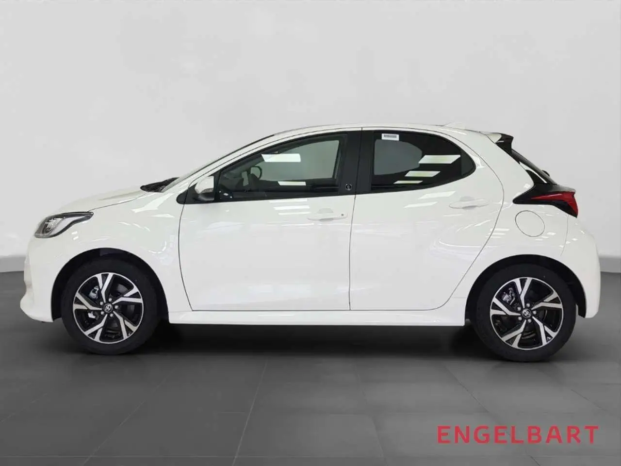 Photo 1 : Toyota Yaris 2024 Hybrid