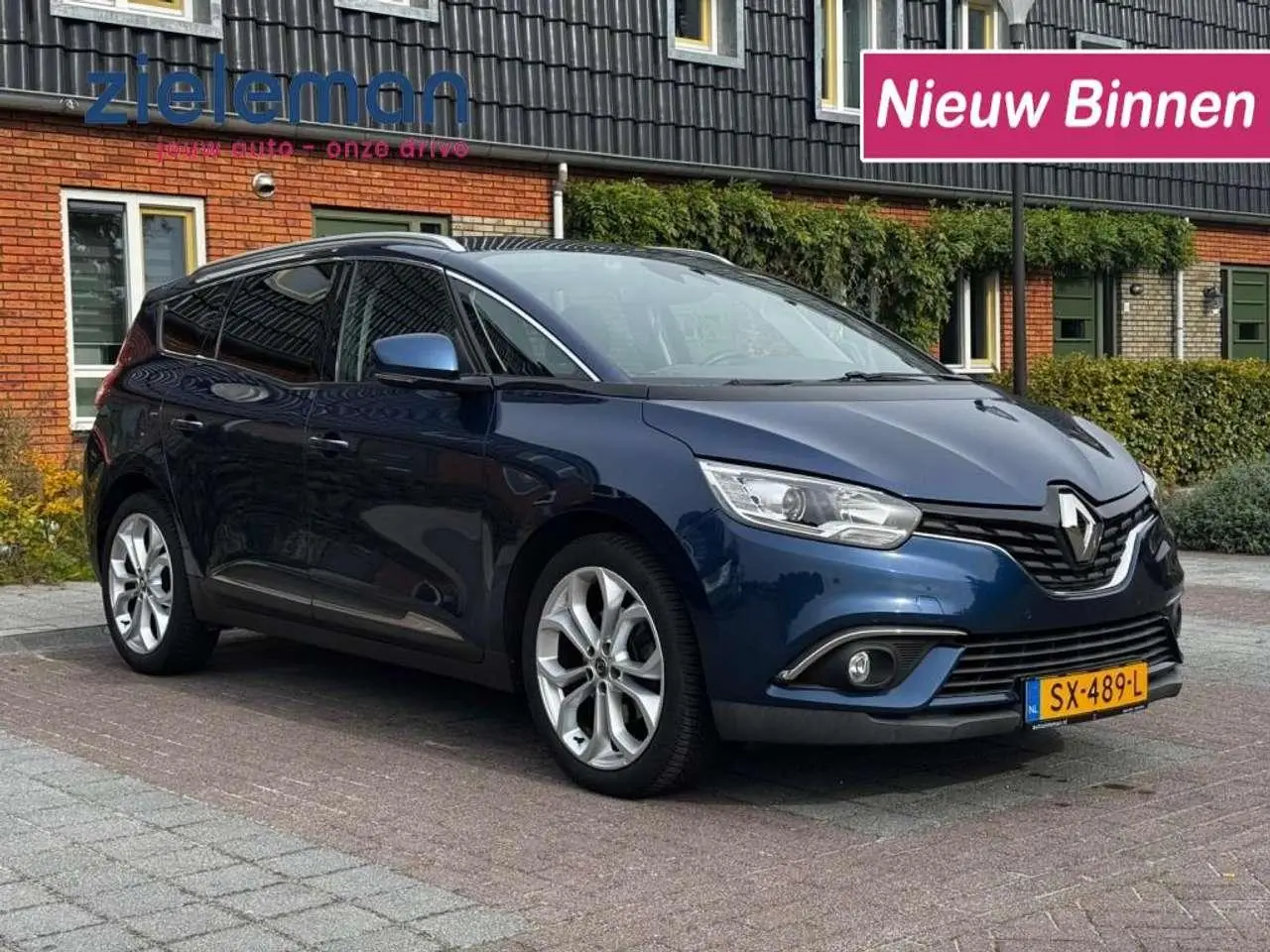 Photo 1 : Renault Scenic 2018 Petrol