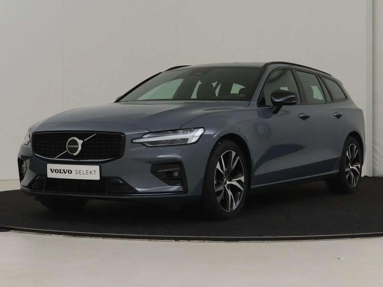 Photo 1 : Volvo V60 2023 Hybrid