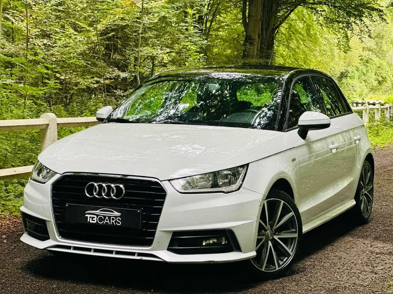 Photo 1 : Audi A1 2016 Diesel