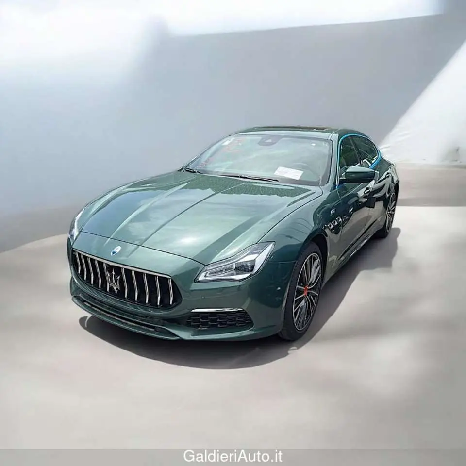 Photo 1 : Maserati Quattroporte 2024 Petrol