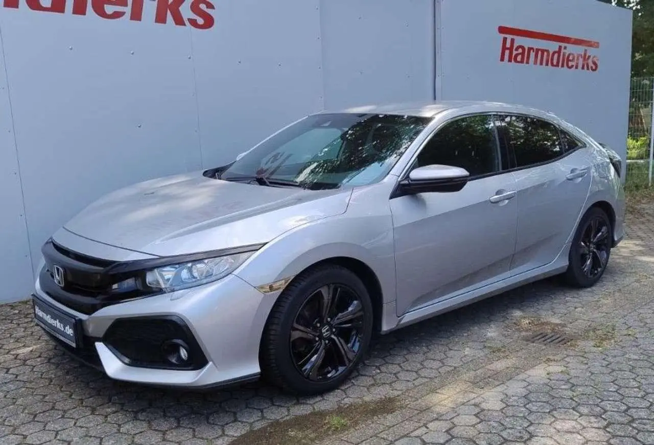 Photo 1 : Honda Civic 2018 Essence