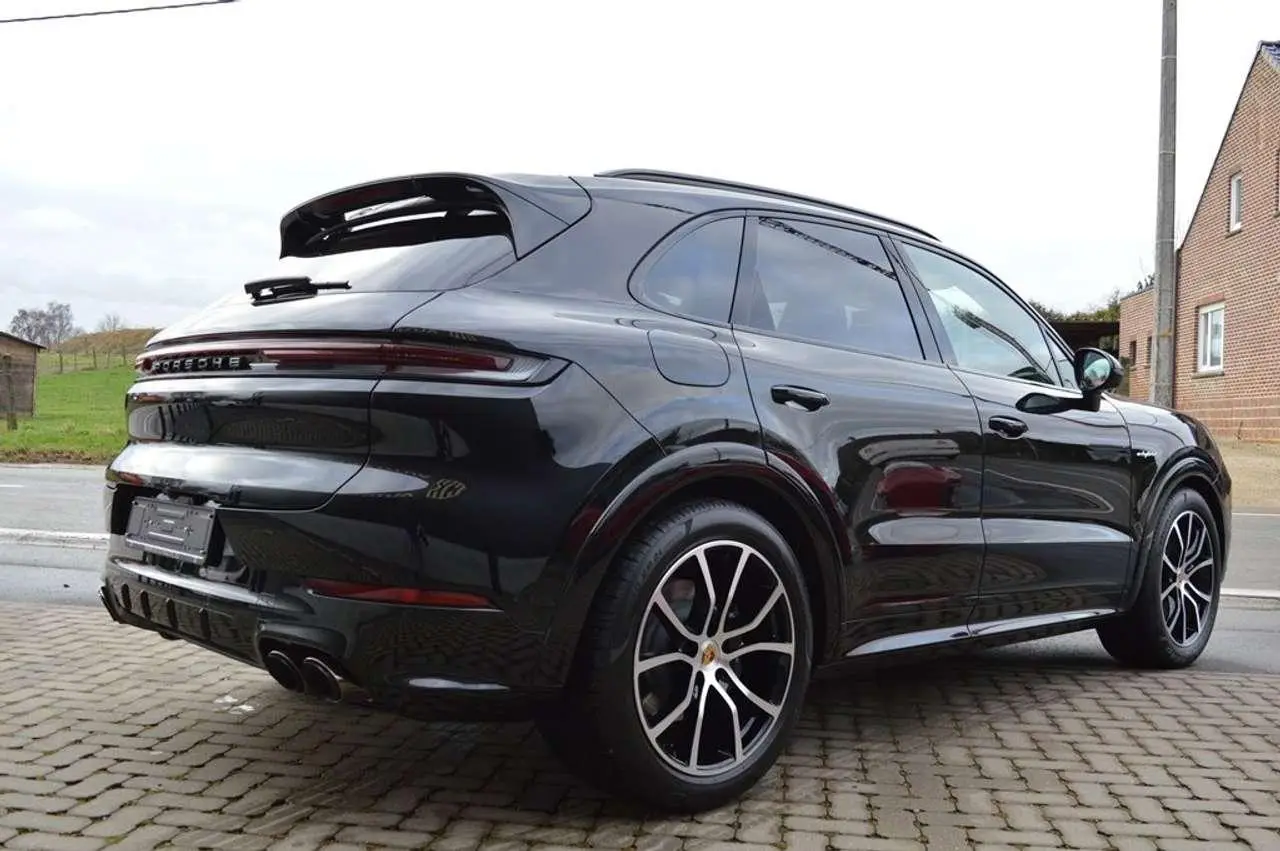 Photo 1 : Porsche Cayenne 2024 Hybrid