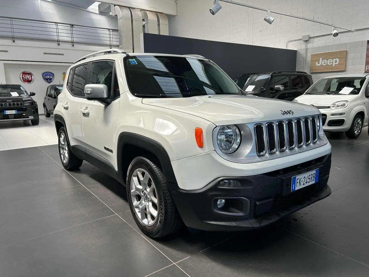 Photo 1 : Jeep Renegade 2017 Petrol