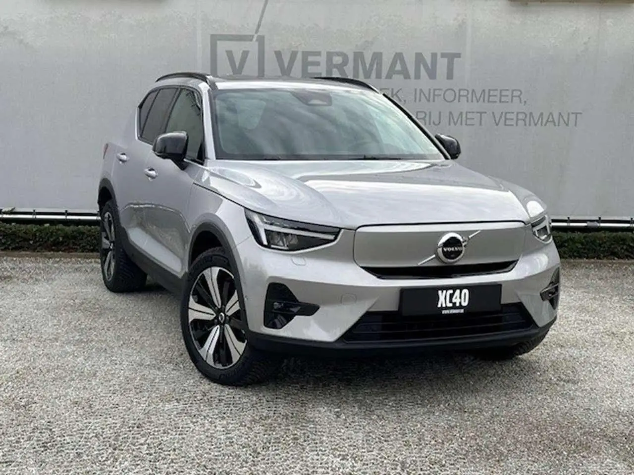 Photo 1 : Volvo Xc40 2024 Électrique