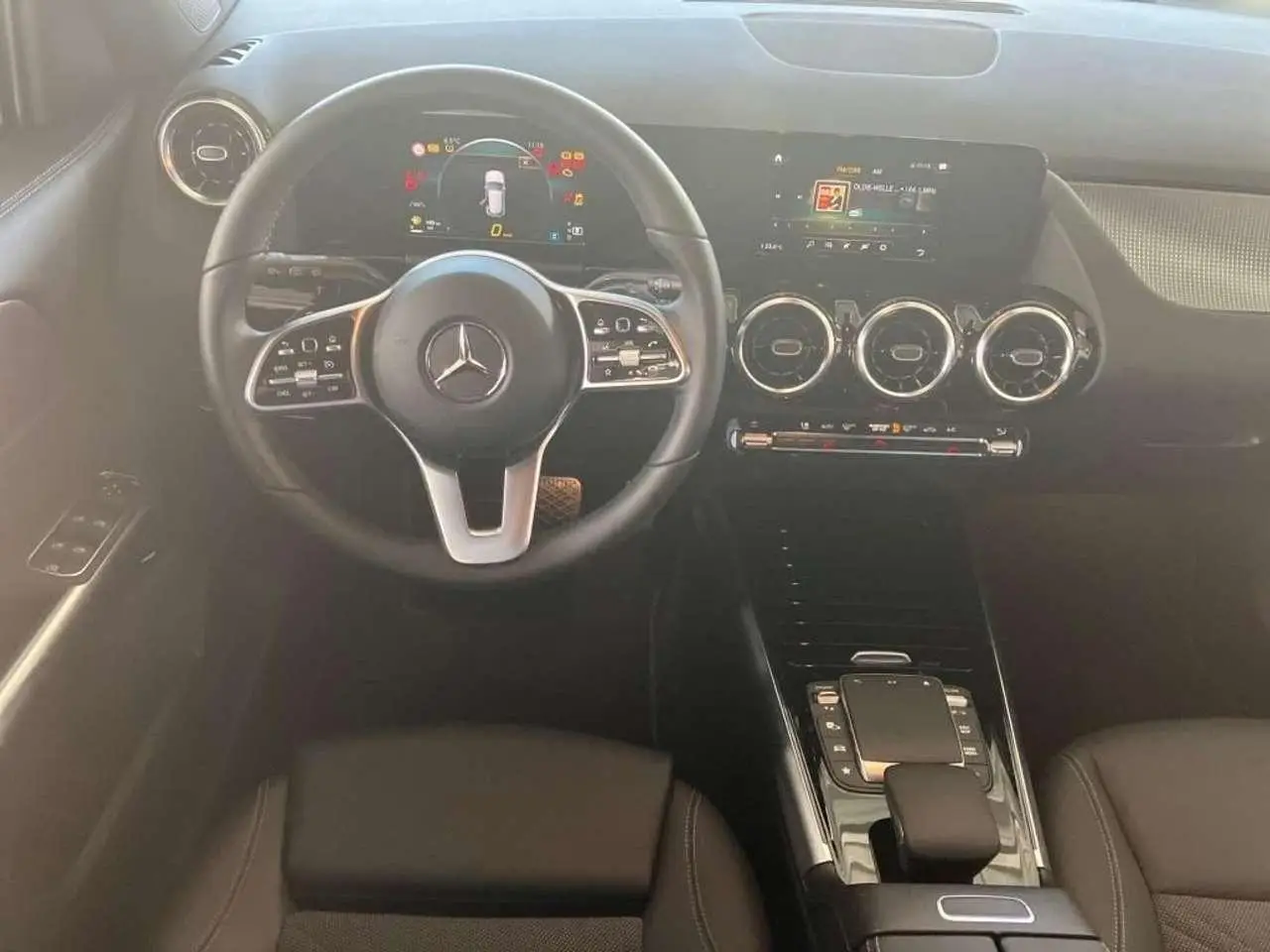 Photo 1 : Mercedes-benz Classe Gla 2023 Hybrid