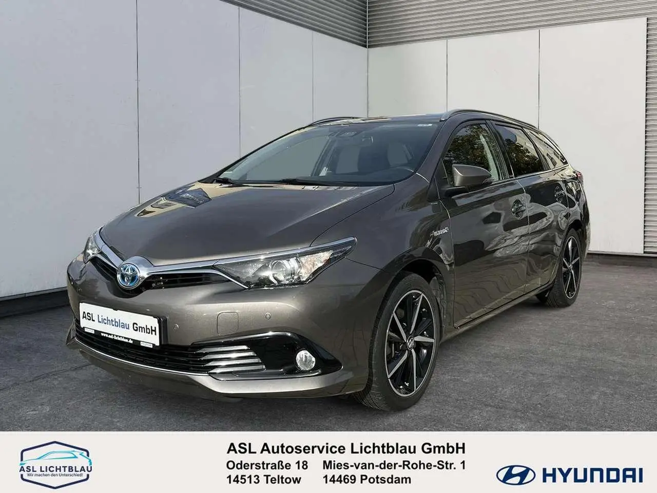 Photo 1 : Toyota Auris 2017 Hybride