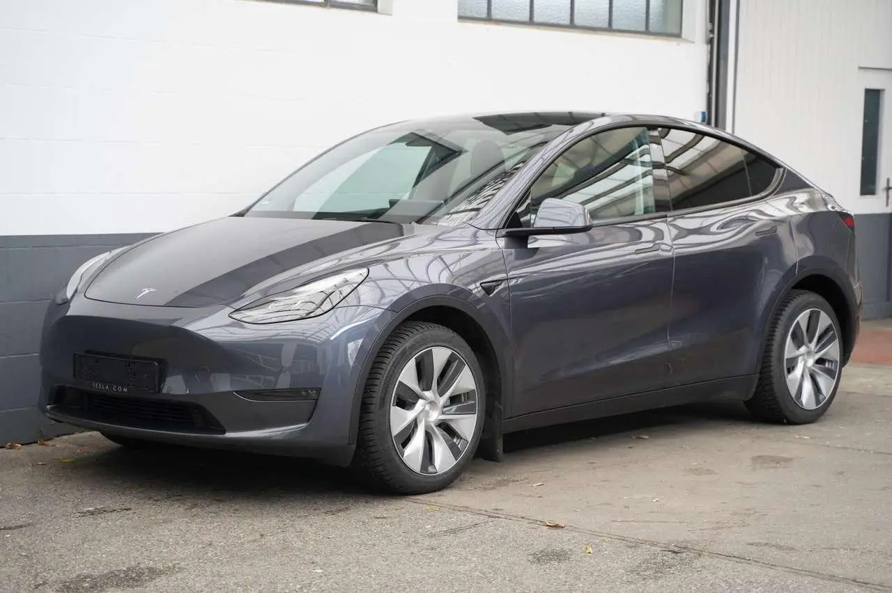 Photo 1 : Tesla Model Y 2023 Électrique