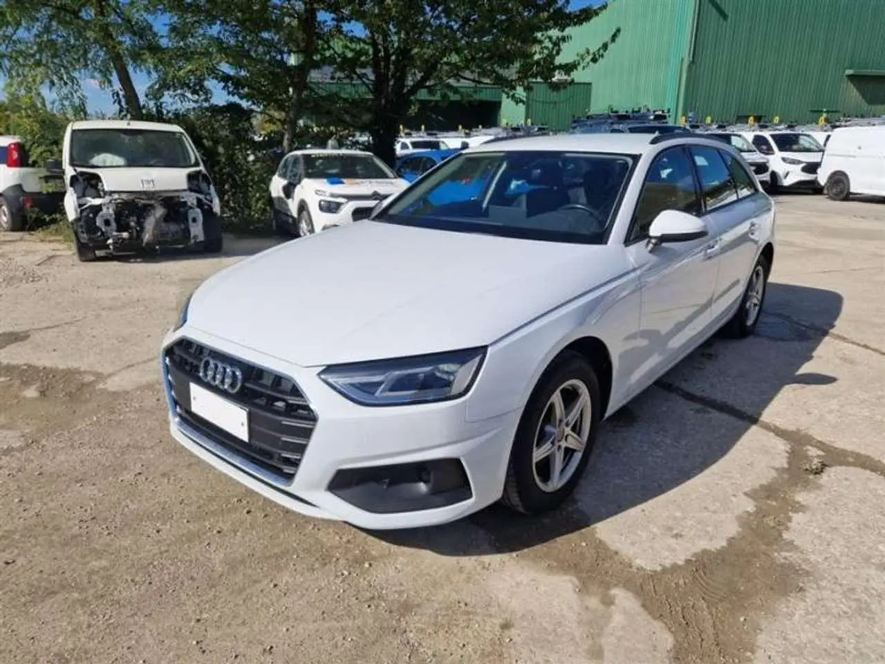 Photo 1 : Audi A4 2019 Hybrid