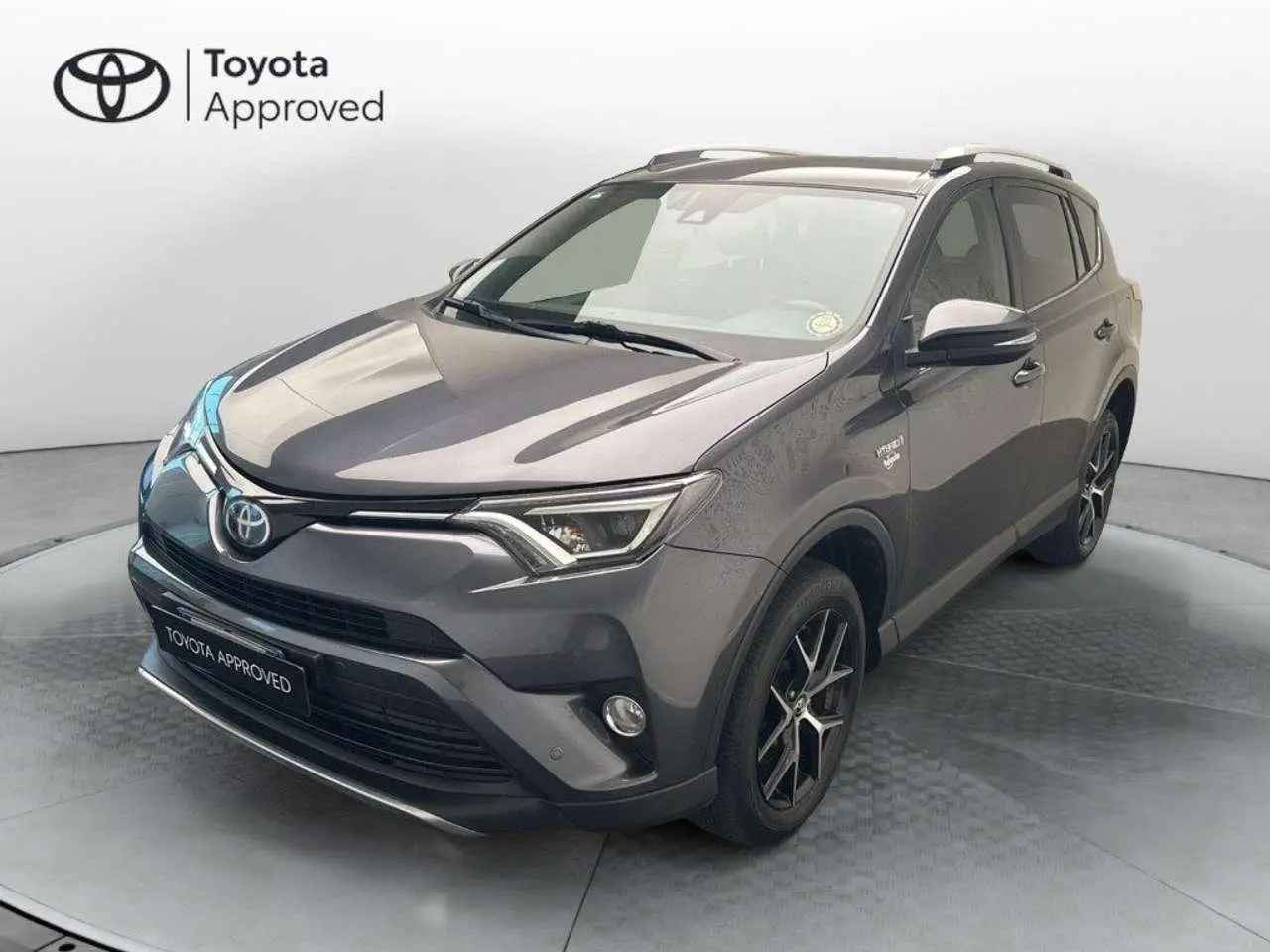 Photo 1 : Toyota Rav4 2016 Hybrid