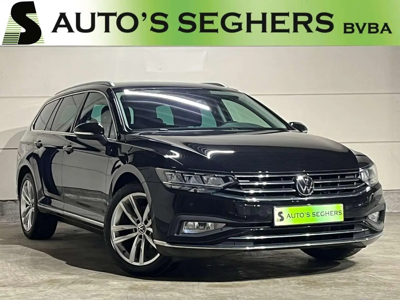 Photo 1 : Volkswagen Passat 2021 Petrol