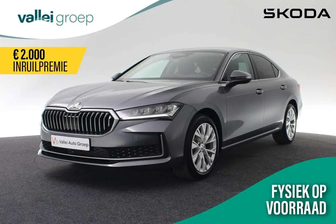 Photo 1 : Skoda Superb 2024 Petrol