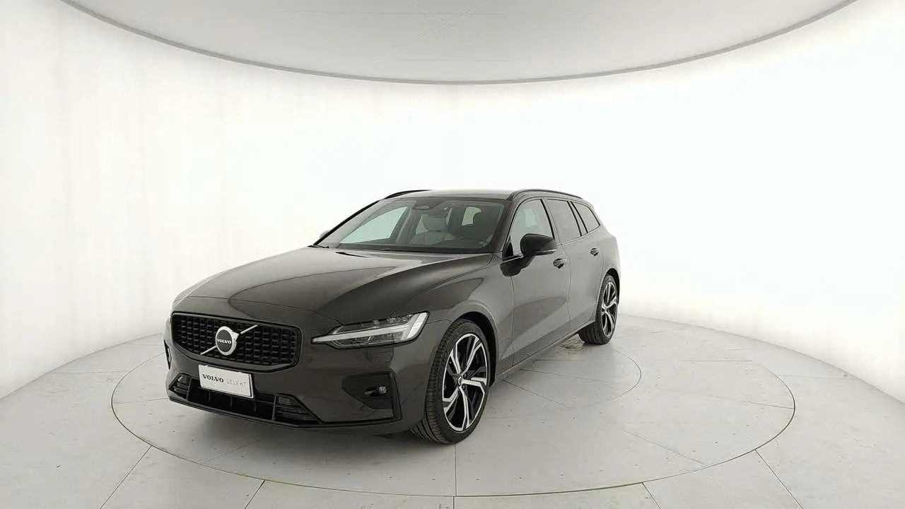 Photo 1 : Volvo V60 2023 Diesel