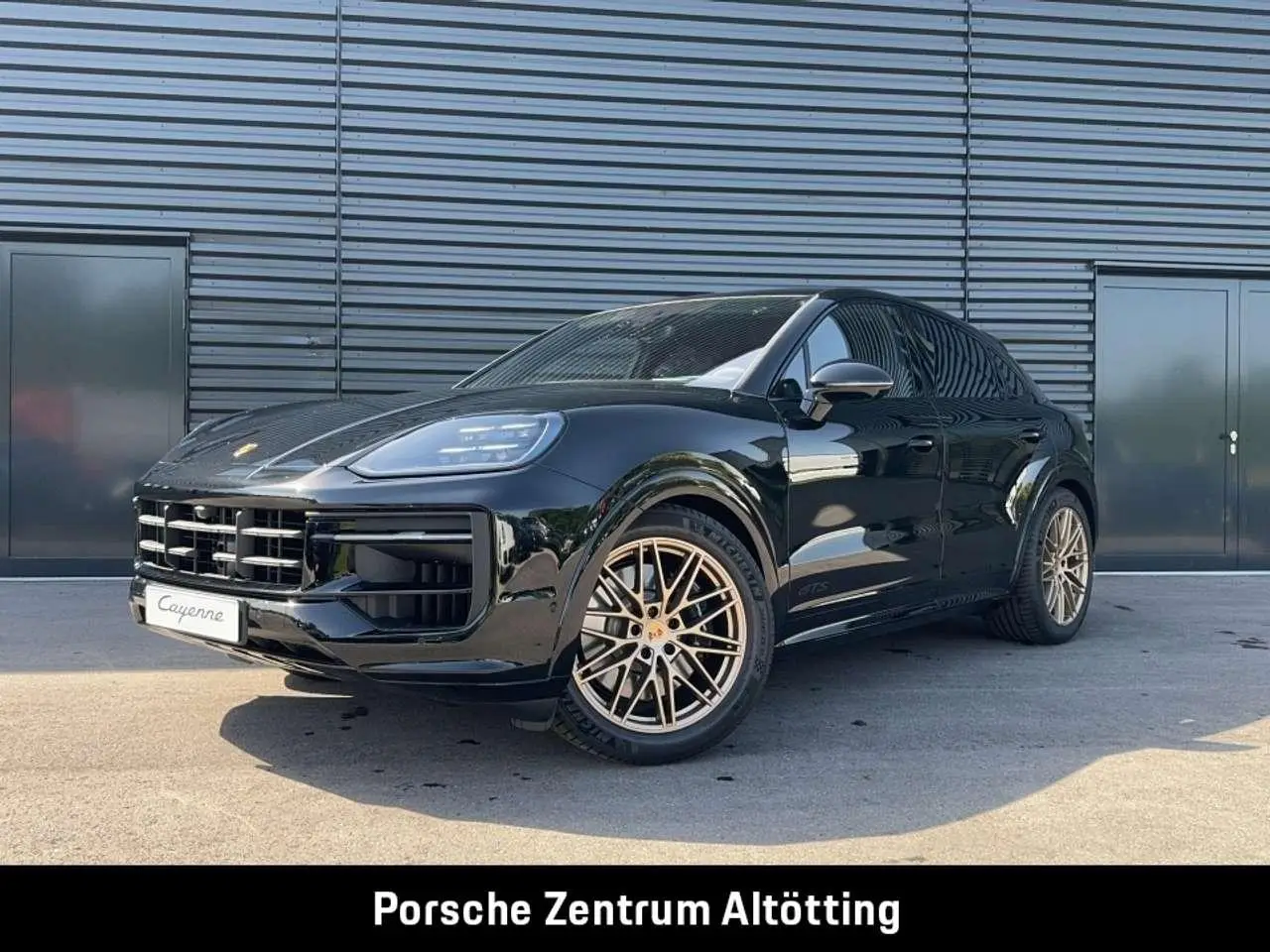 Photo 1 : Porsche Cayenne 2024 Essence