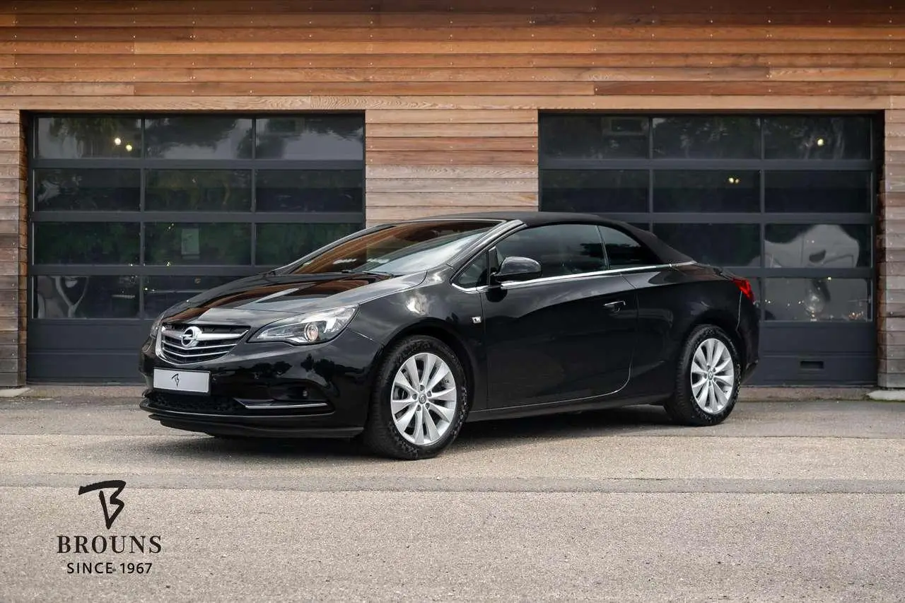 Photo 1 : Opel Cascada 2016 Essence