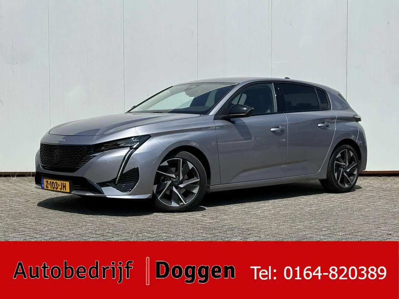 Photo 1 : Peugeot 308 2023 Petrol