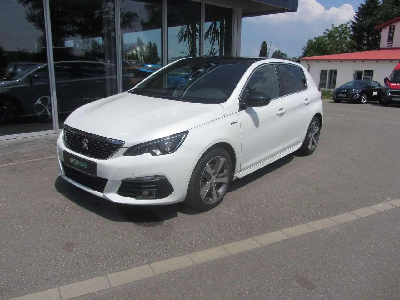 Photo 1 : Peugeot 308 2018 Petrol