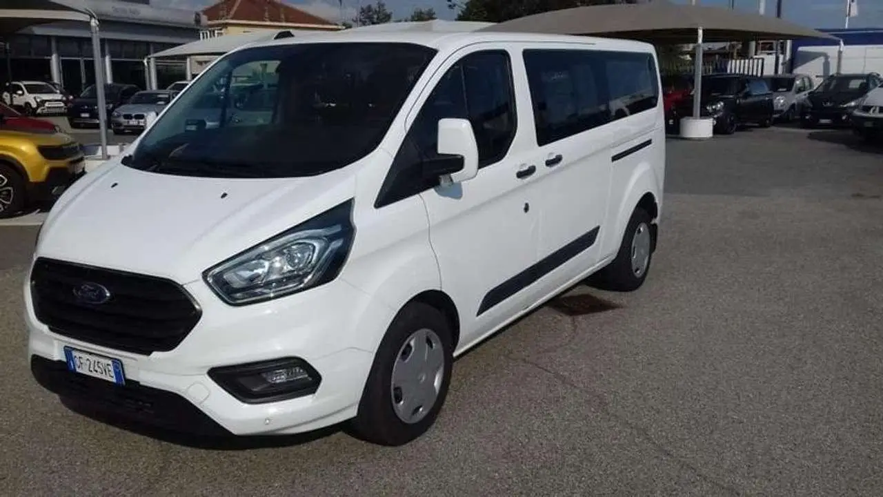 Photo 1 : Ford Tourneo 2021 Hybride