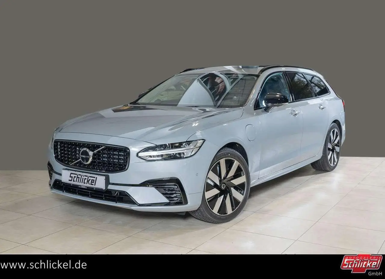 Photo 1 : Volvo V90 2024 Hybride