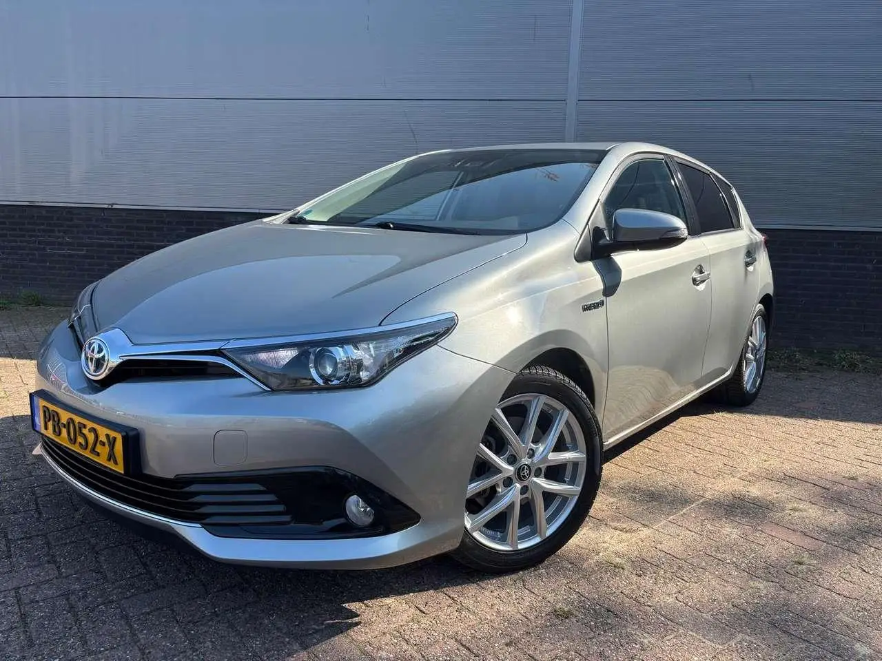 Photo 1 : Toyota Auris 2017 Hybride