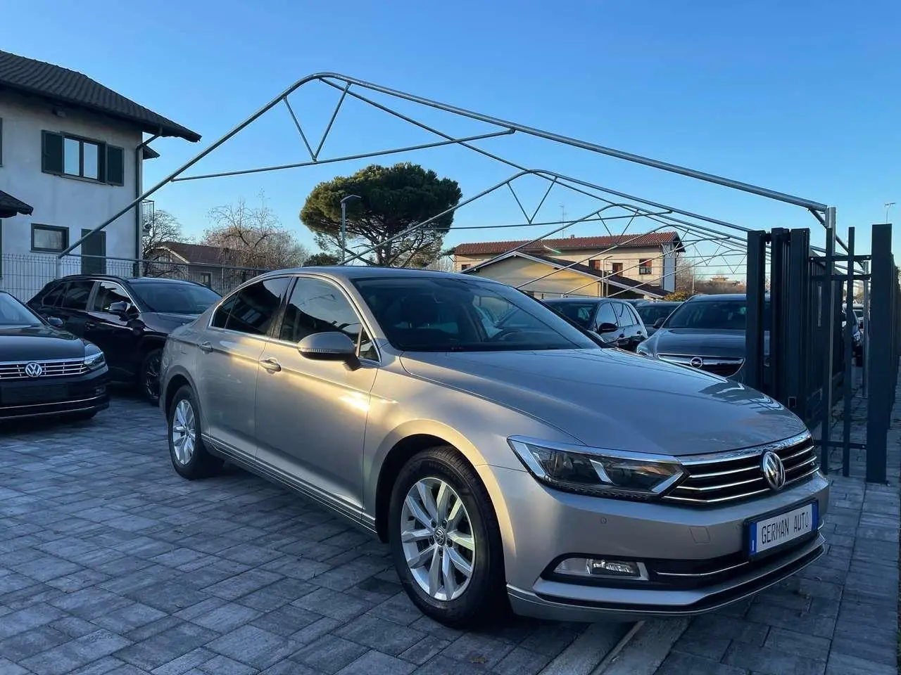 Photo 1 : Volkswagen Passat 2016 Petrol