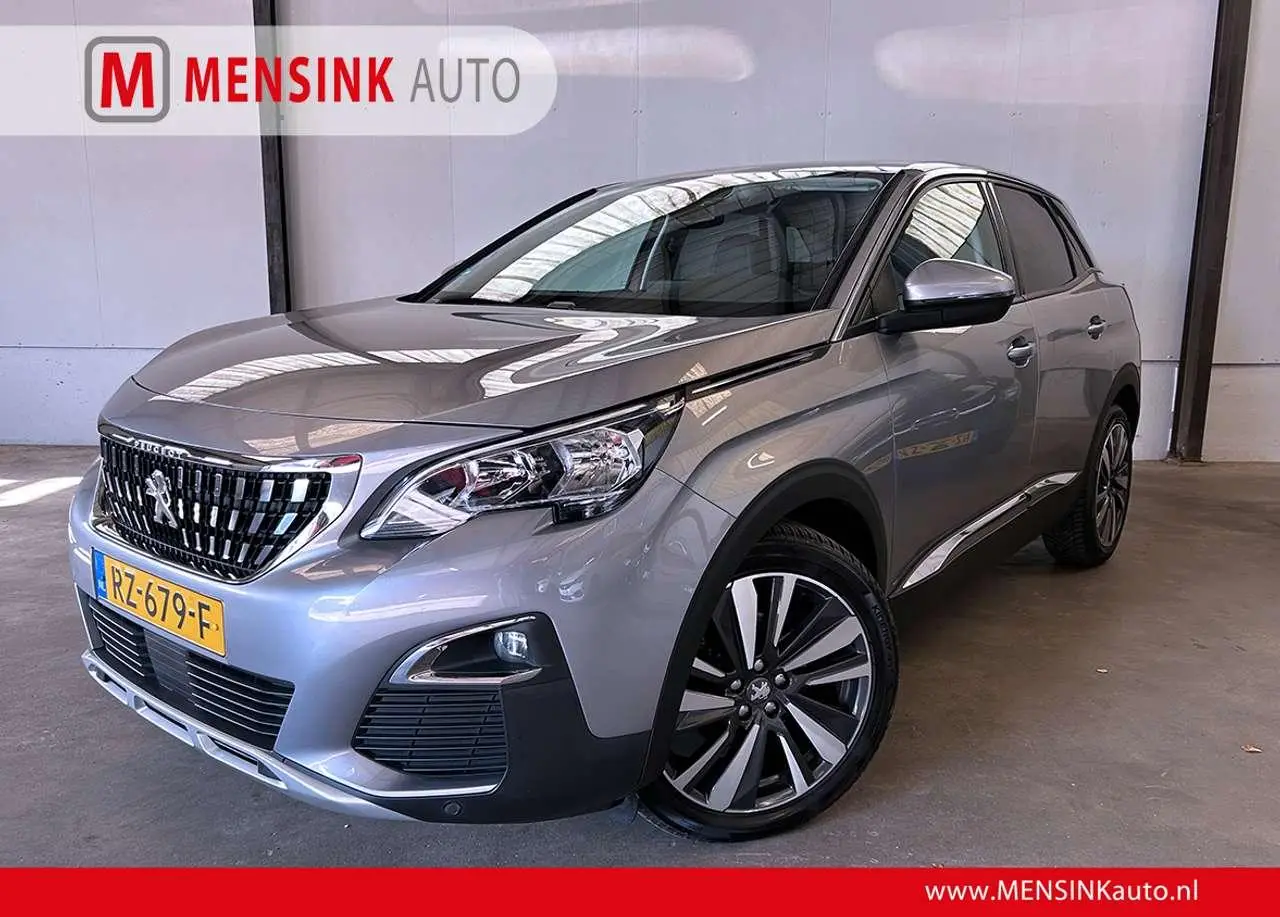 Photo 1 : Peugeot 3008 2018 Petrol